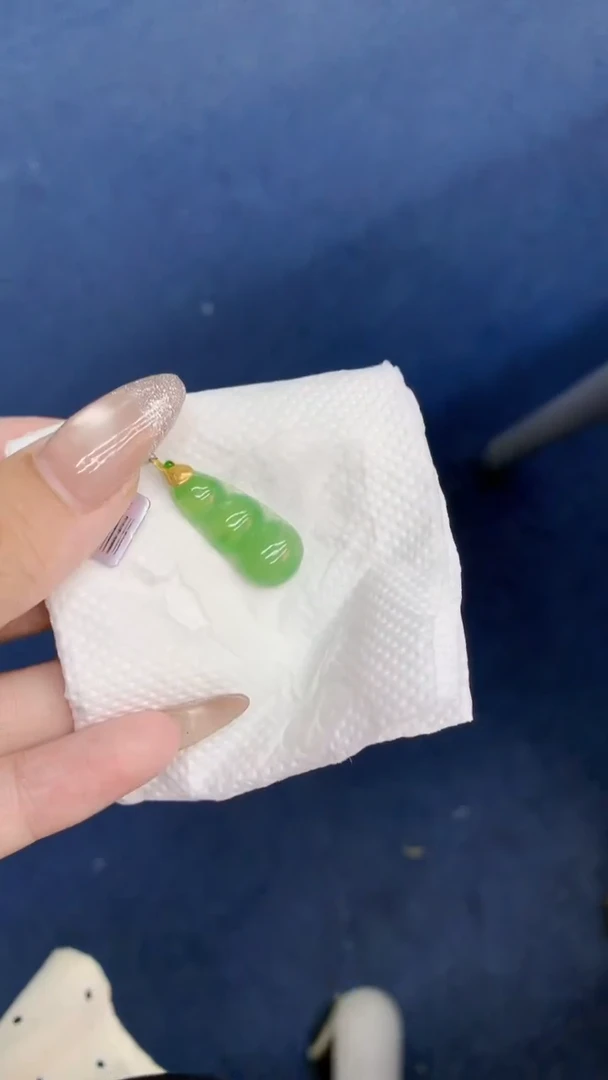 颈饰18K金镶嵌翡翠1