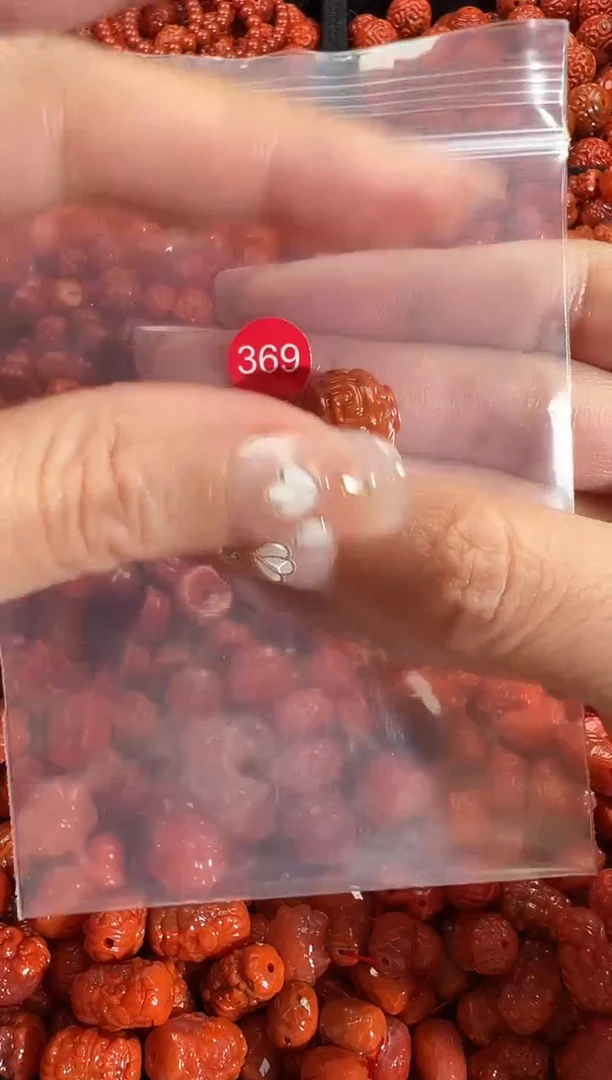 颈饰未镶嵌南红玛瑙1