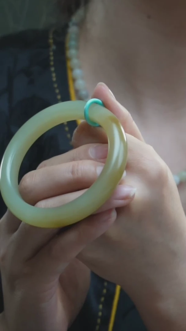 【闪购商品】和田玉手镯未镶嵌W18