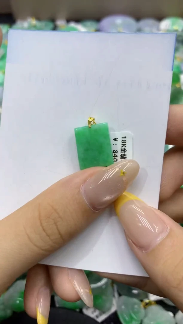 颈饰未镶嵌翡翠天然缅甸翡翠A货
