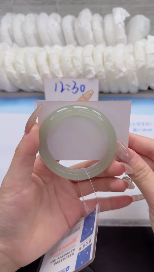 石英质玉手镯未镶嵌8-54.5