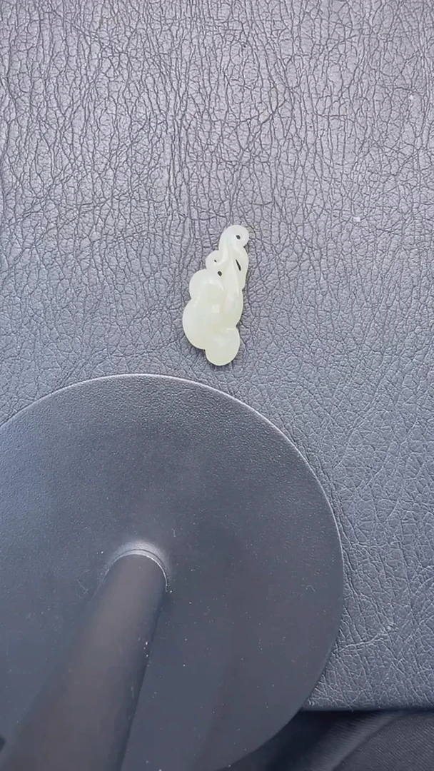 和田玉未镶嵌吊坠(不含链)227