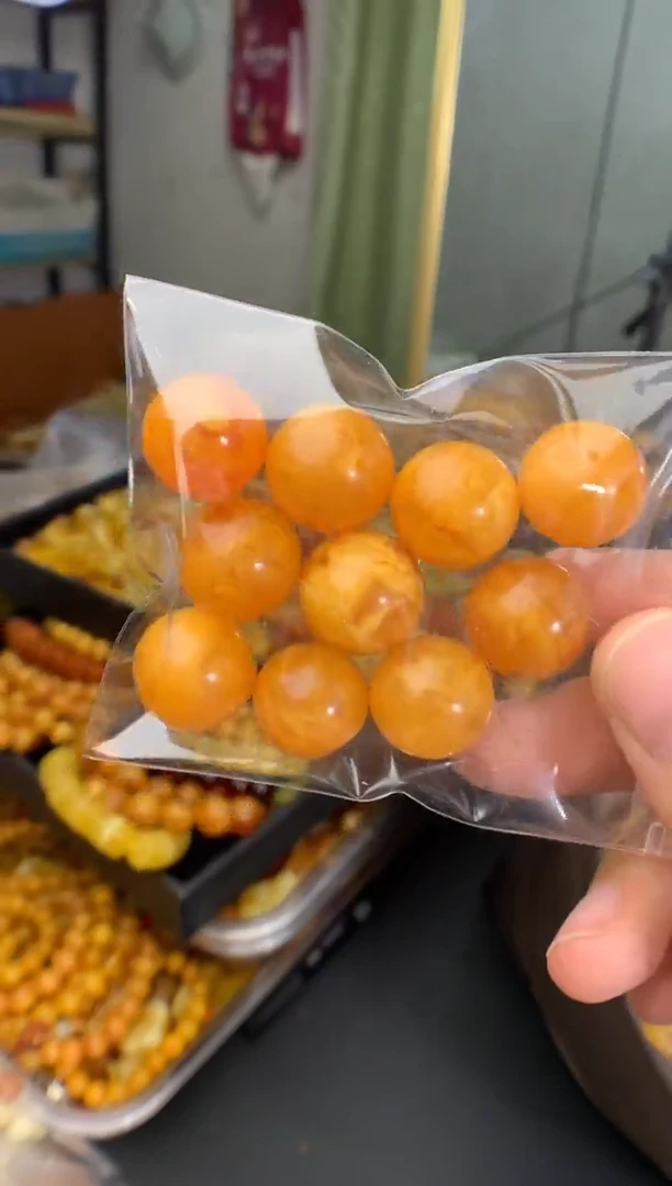 蜜蜡未镶嵌珠宝奇石16