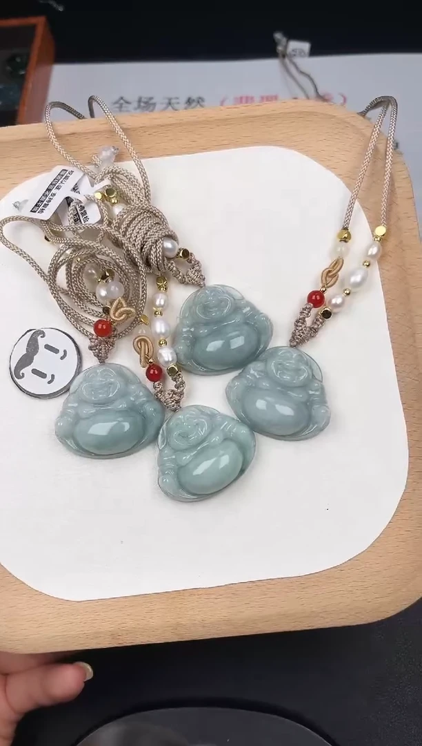 颈饰未镶嵌翡翠LA122浅绿中佛+送同款绳子多样性发其一