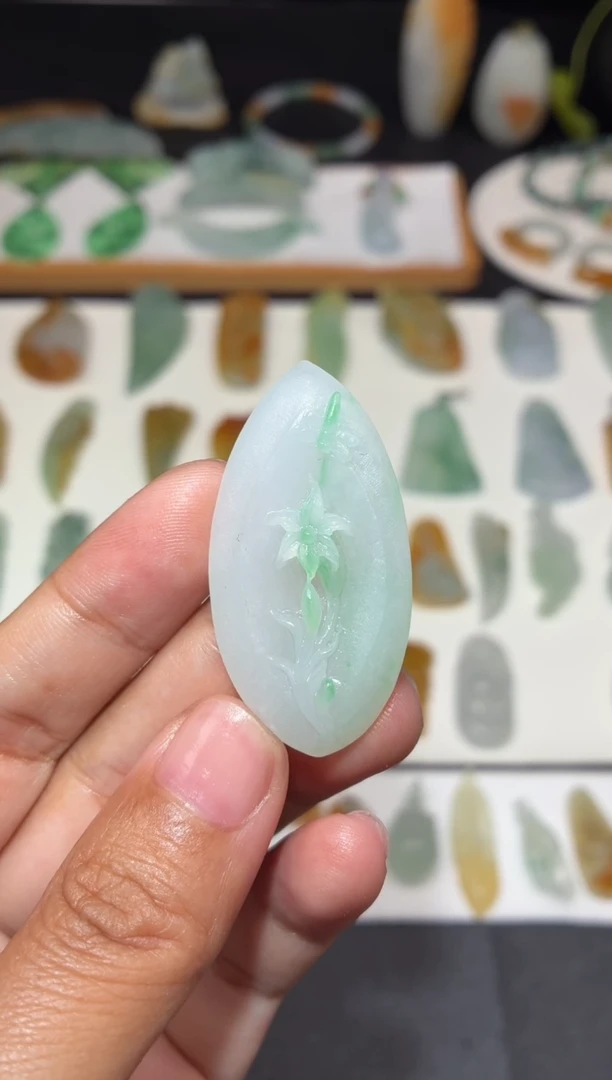 未镶嵌定制翡翠玉兰花