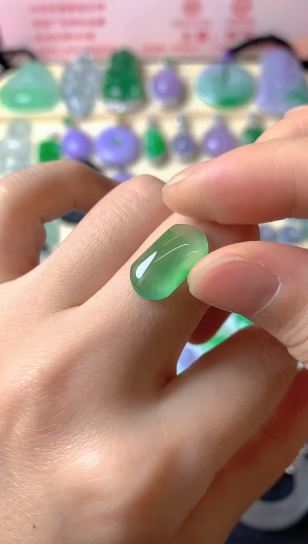 未镶嵌定制翡翠菲*呀裸玉（客户意向镶嵌）