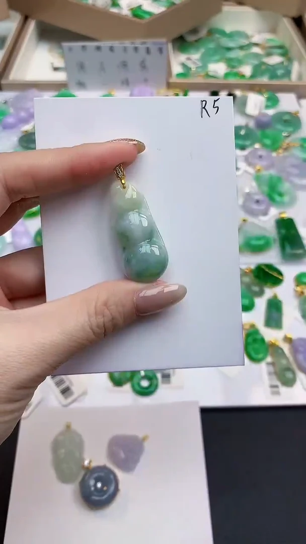 颈饰未镶嵌翡翠天然缅甸A货翡翠