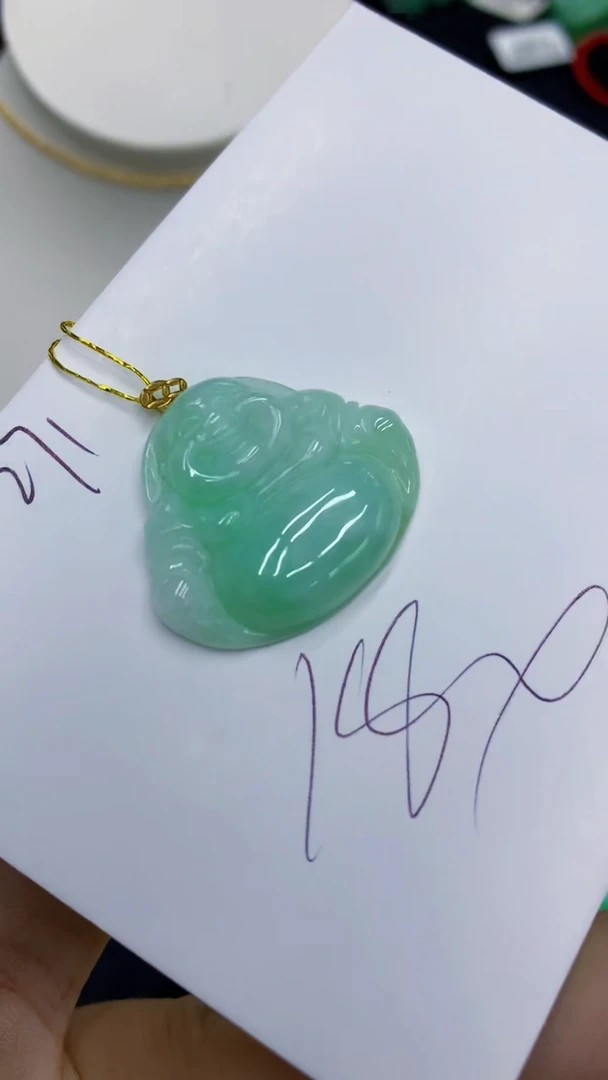 翡翠18K金镶嵌颈饰11111111111