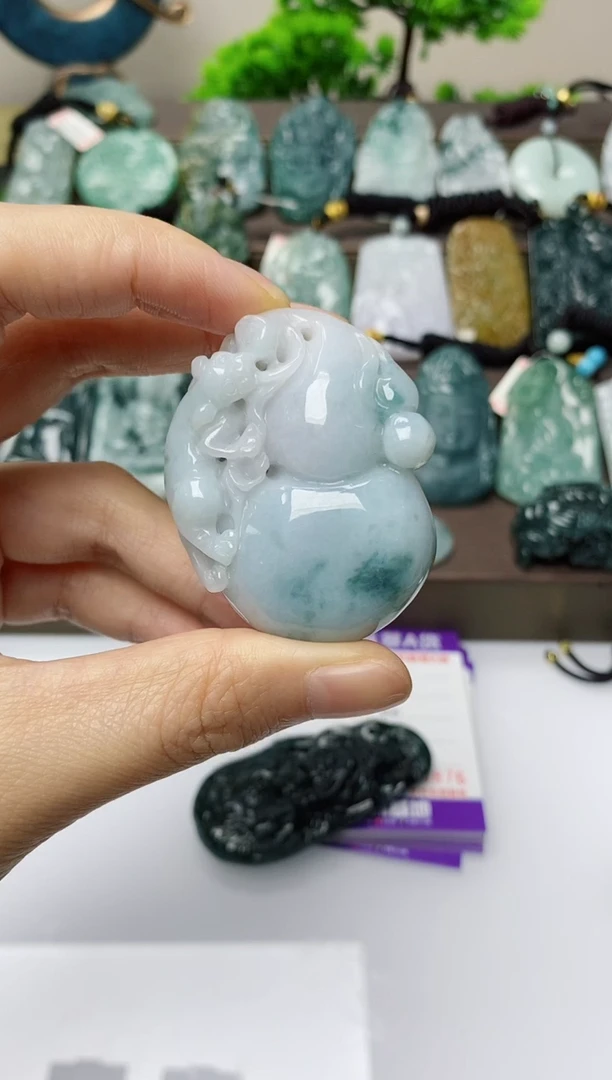 翡翠未镶嵌颈饰