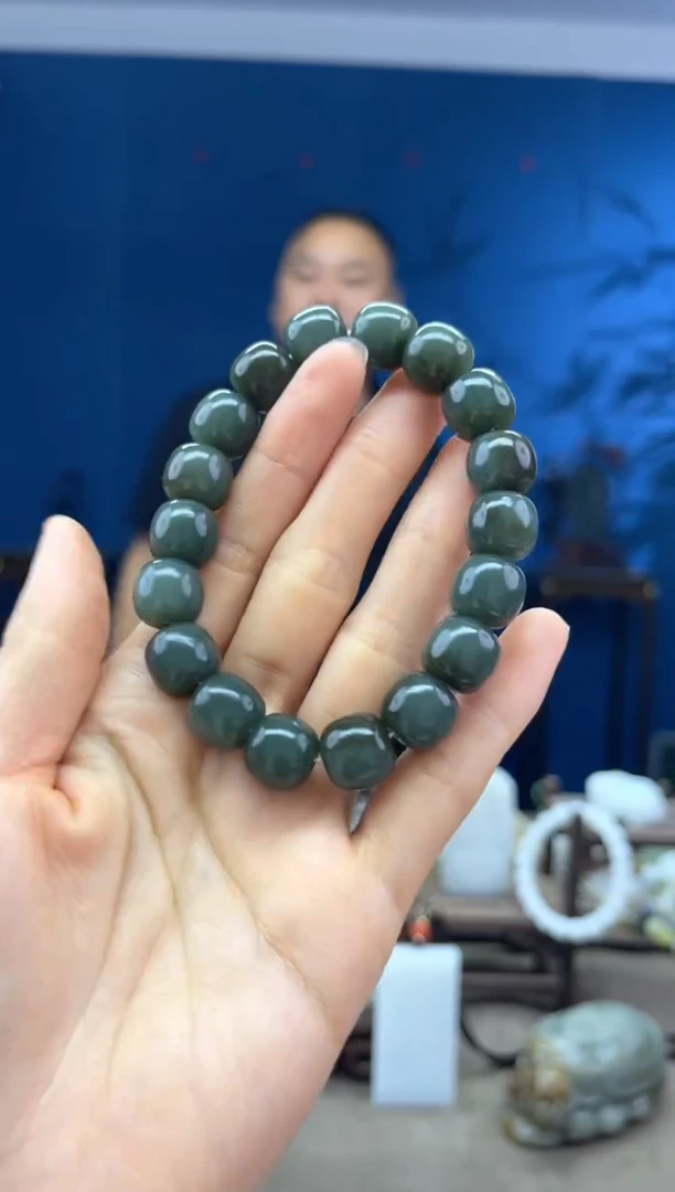 和田玉未镶嵌颈饰1