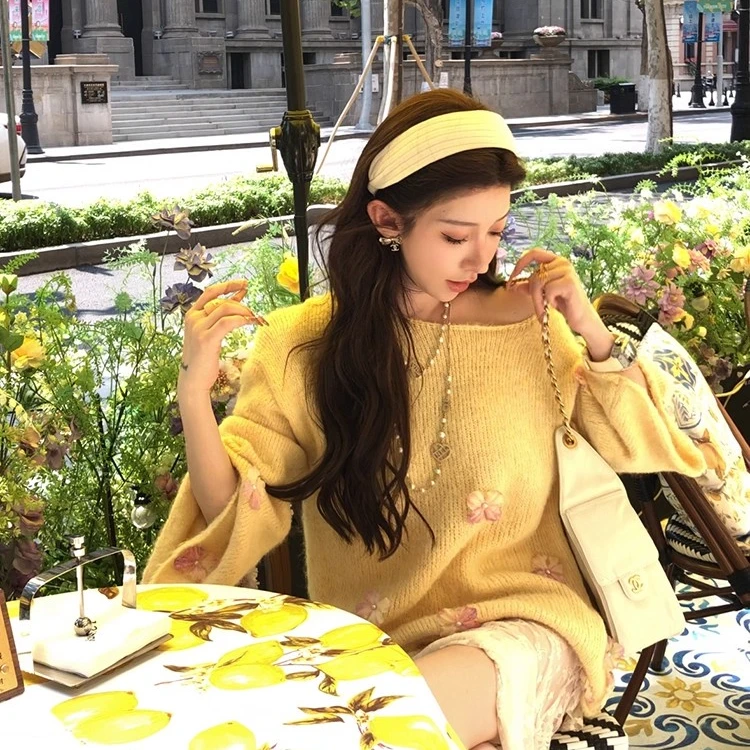 2025时尚慵懒风宽松减龄感花朵圆领套头秋冬毛衣毛衣开衫外套女