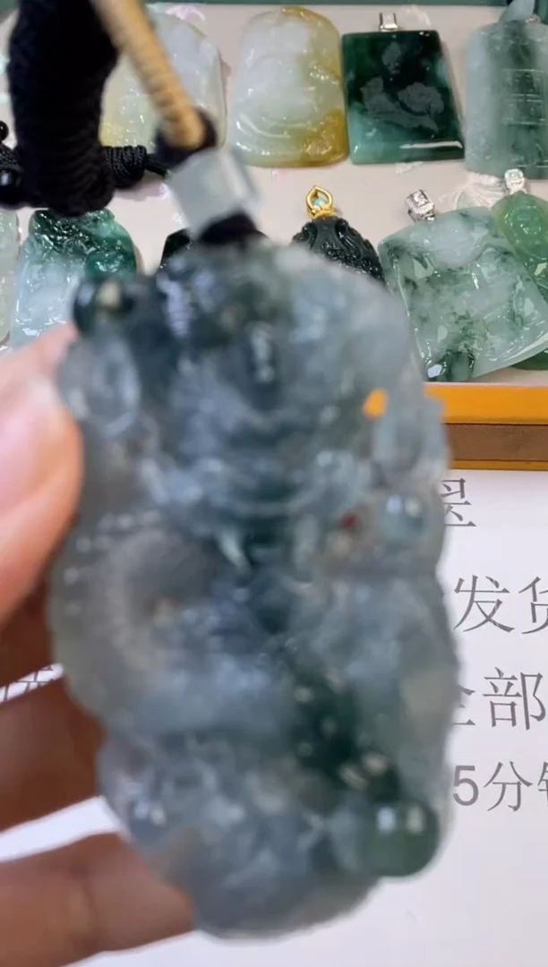 未镶嵌挂件翡翠达***g111