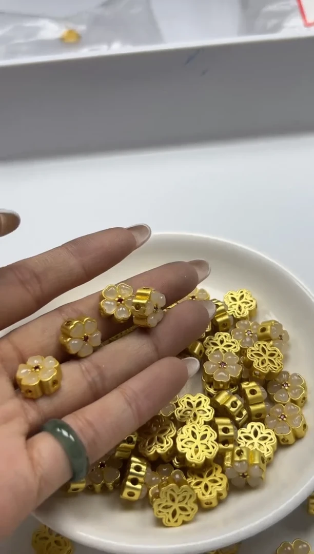 和田玉银S800镶嵌颈饰x780白玉四叶草*3颗