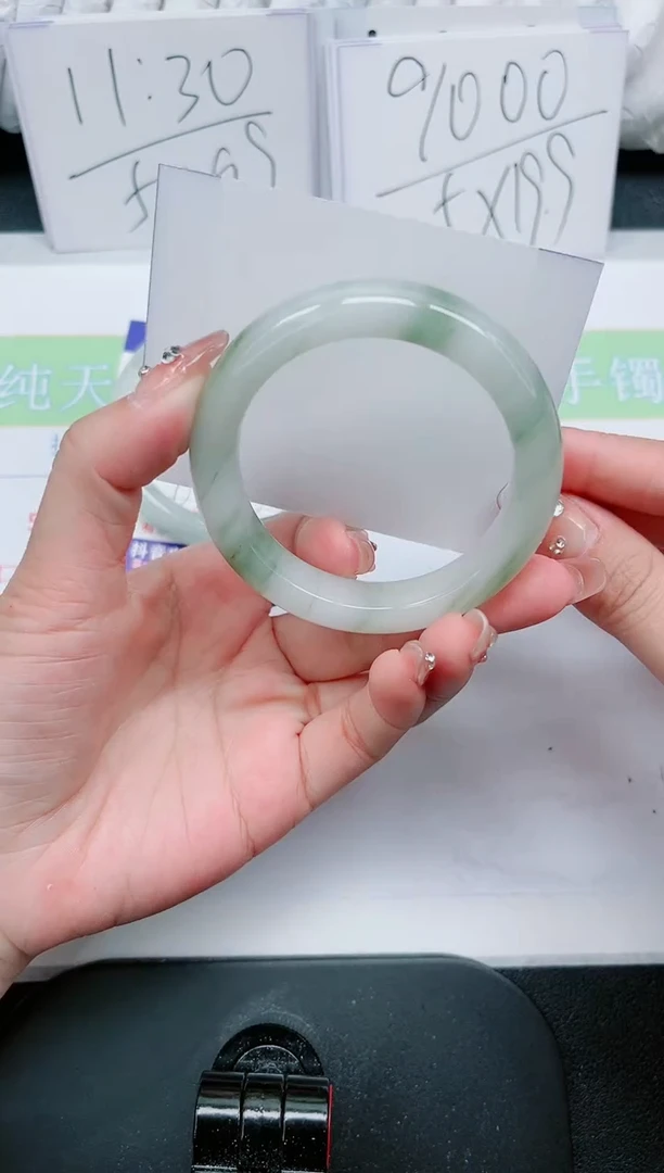 【闪购商品】石英质玉手镯未镶嵌109