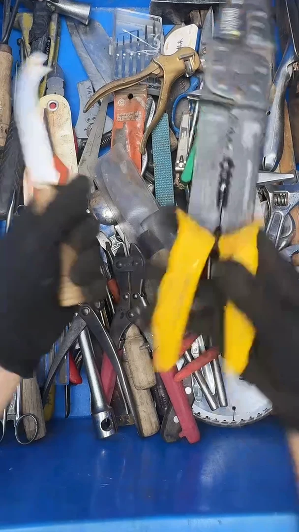 行**疆五金工具钳子剪子等15