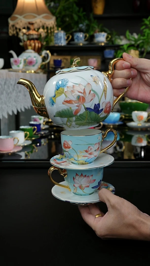 2等品荷花一壶2杯碟，，，，，，