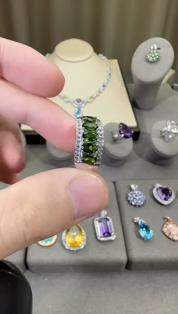 银S925镶嵌透辉石戒指8mm戒指排戒设计款