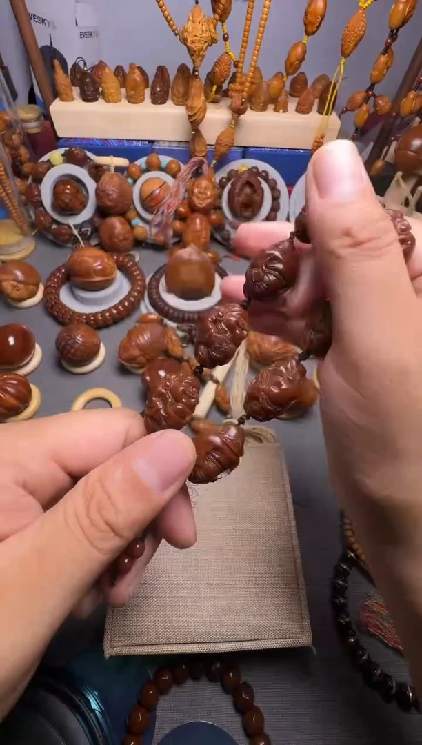 手串橄榄核玉化小财神