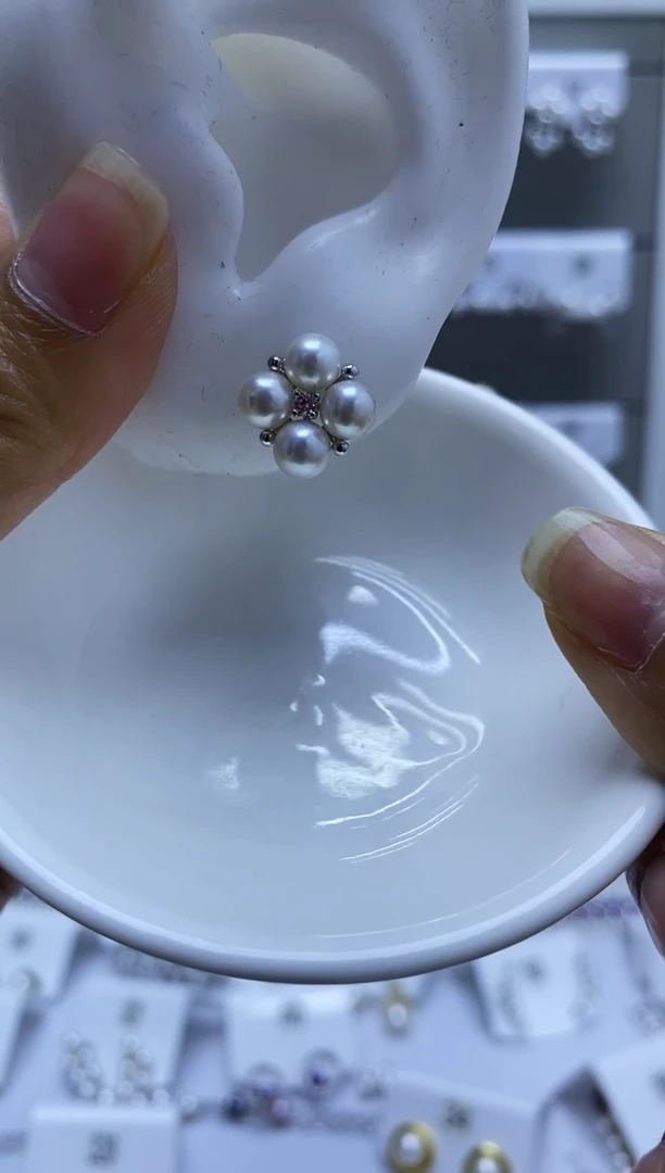 银S925镶嵌耳饰淡水珍珠38