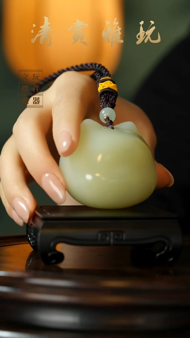 玉《纳福猫》手把件摆件