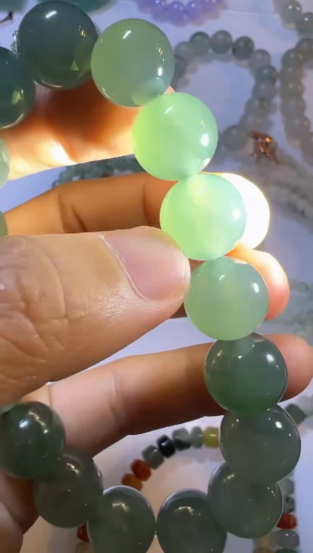 未镶嵌定制翡翠手串