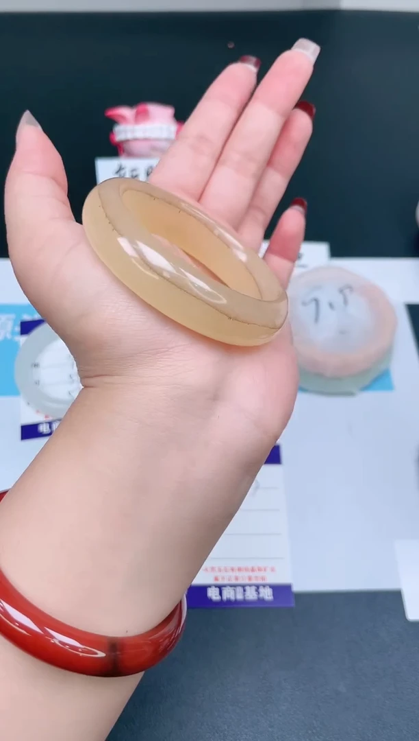 【闪购商品】石英质玉手镯未镶嵌113-51.4