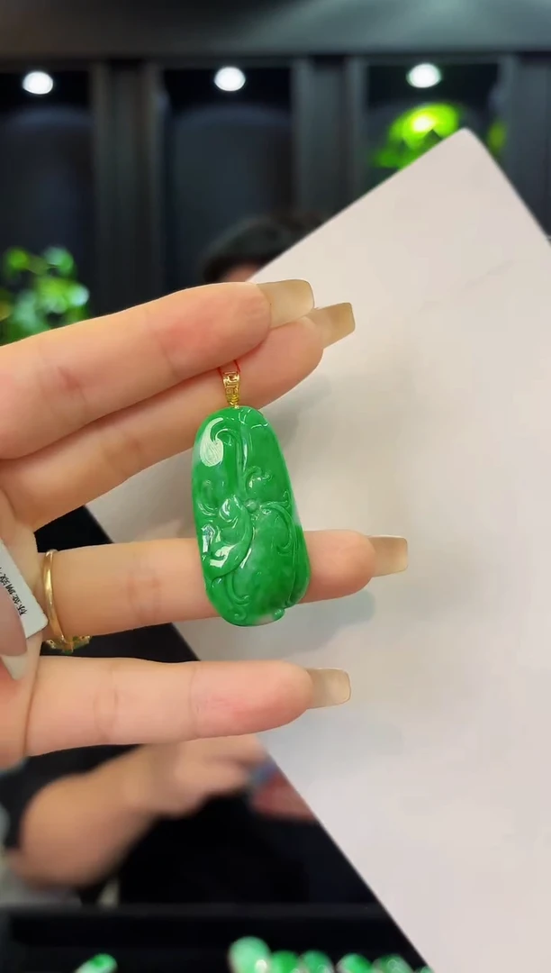 翡翠18K金镶嵌颈饰  缅料A货/支持复检/一件