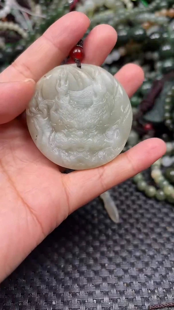 和田玉未镶嵌颈饰1