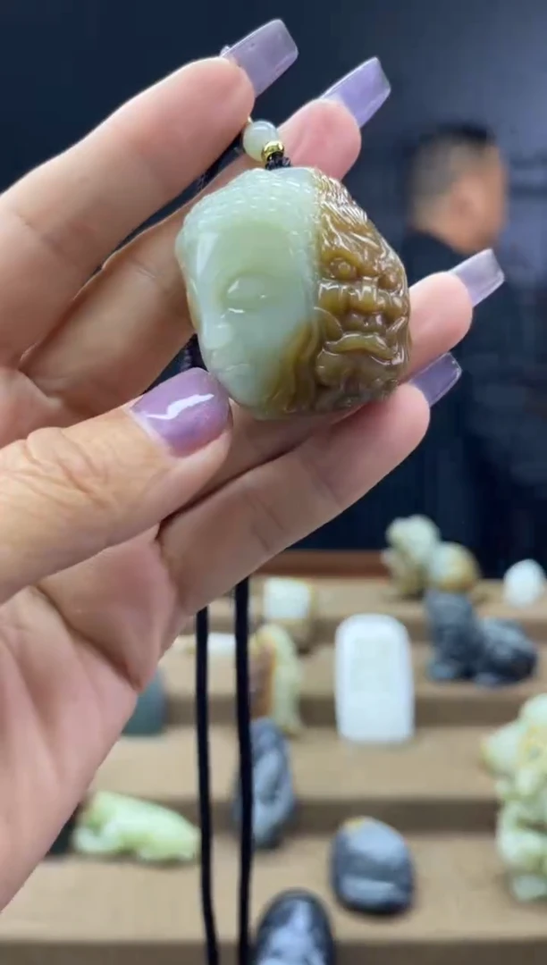 颈饰未镶嵌和田玉1