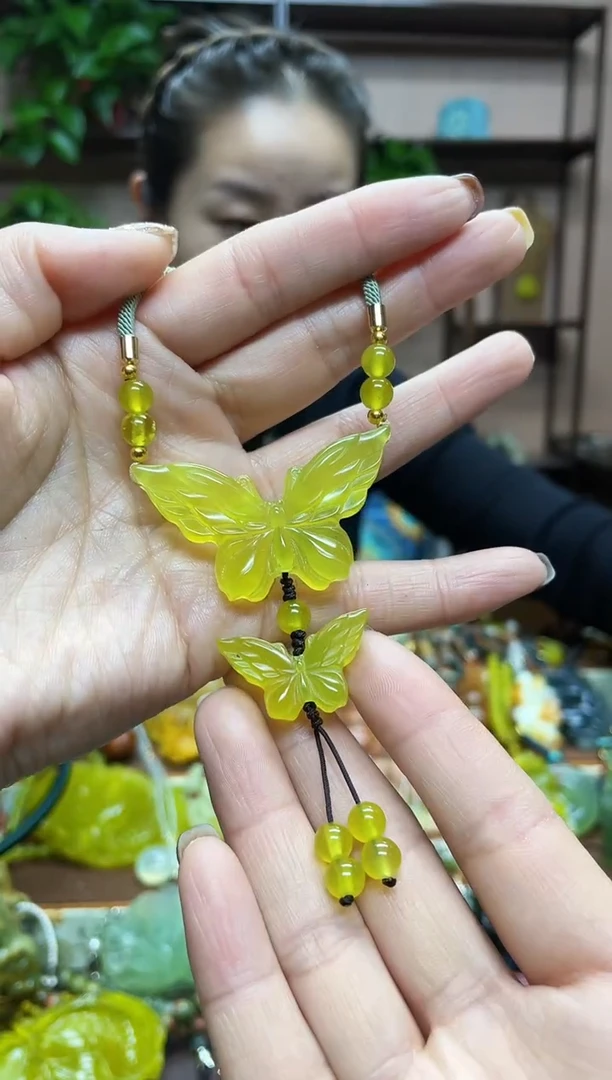 未镶嵌蛇纹石玉颈饰·