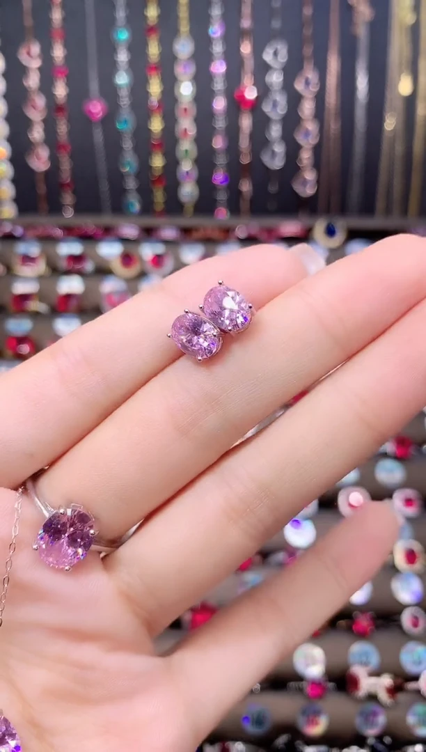 蓝宝石耳钉银S925镶嵌68银色