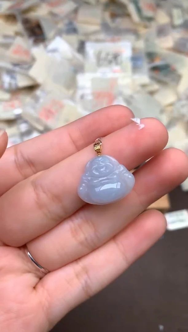 18K金镶嵌挂件翡翠 —