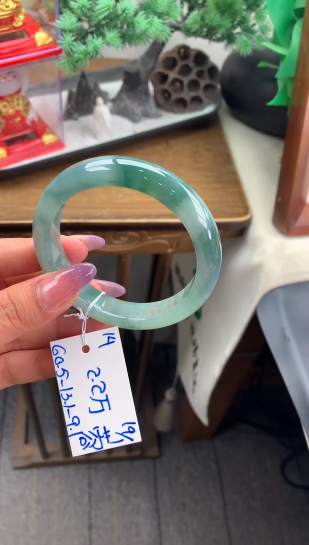 【闪购商品】翡翠手镯未镶嵌手镯