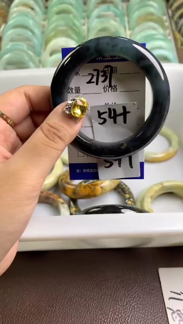 【闪购商品】蛇纹石玉手镯未镶嵌2746