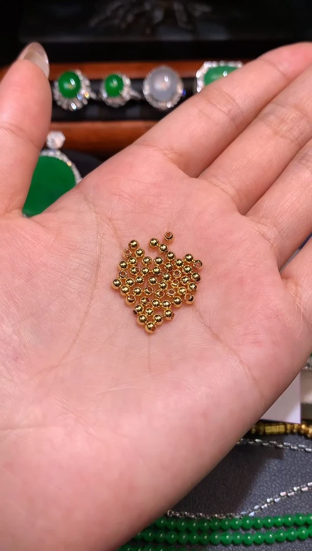 18K金镶嵌散珠翡翠s****e金珠子