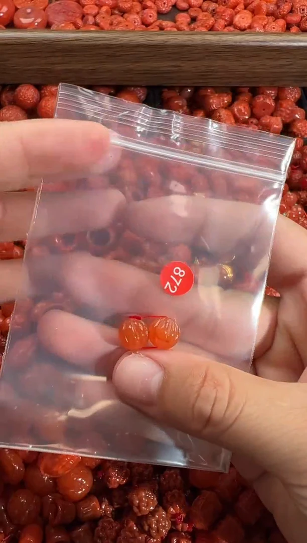 南红玛瑙未镶嵌颈饰1