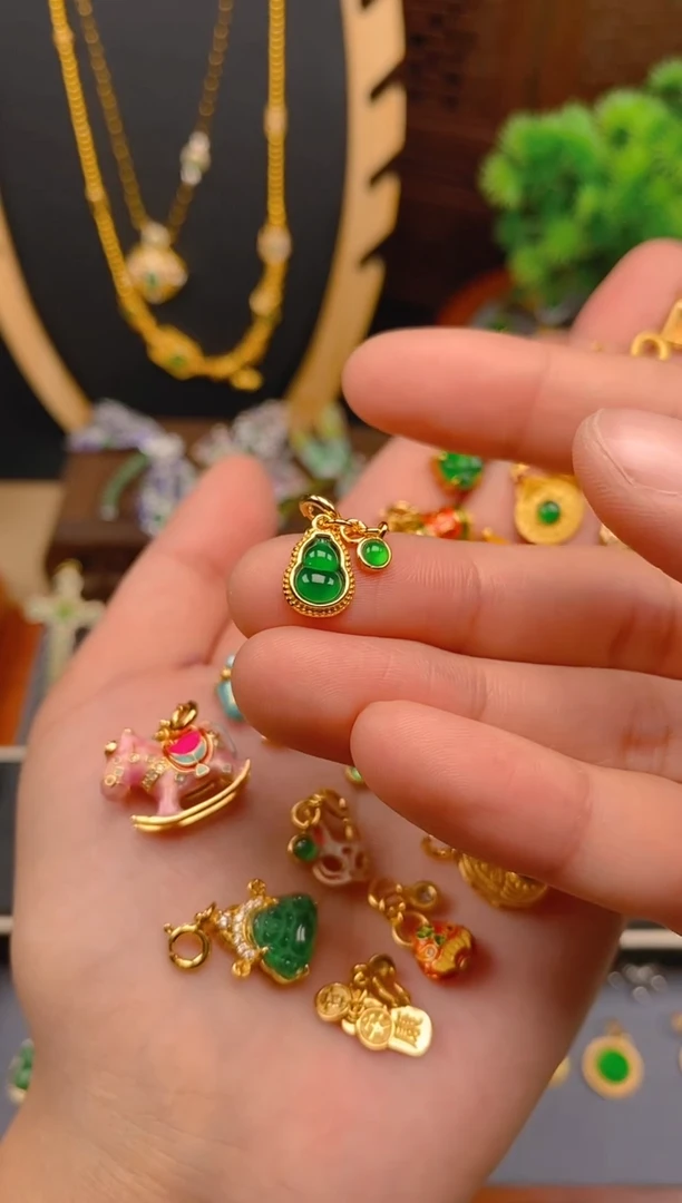 【闪购商品】翡翠吊坠(不含链)银S925镶嵌蛋面葫芦万能扣