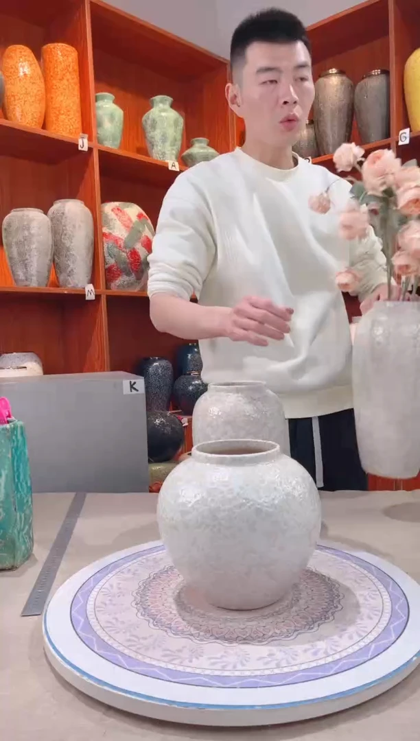 【闪购商品】瓶茶白  小号  陶瓷花瓶 无花