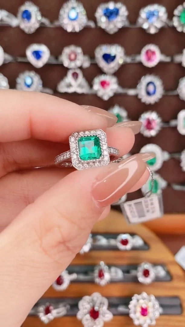 【闪购商品】祖母绿18K金戒指18K金镶嵌·