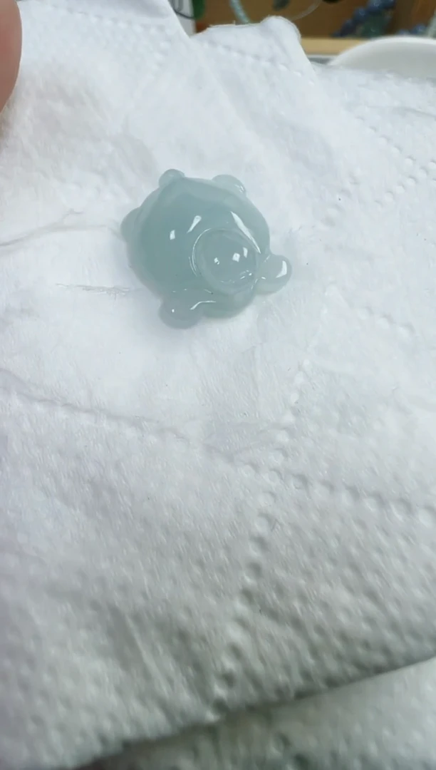 裸石翡翠607号。A货翡翠