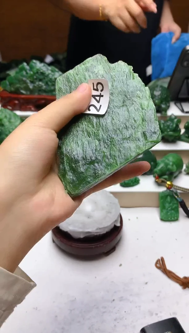 未镶嵌和田玉（碧玉）珠宝半成品1