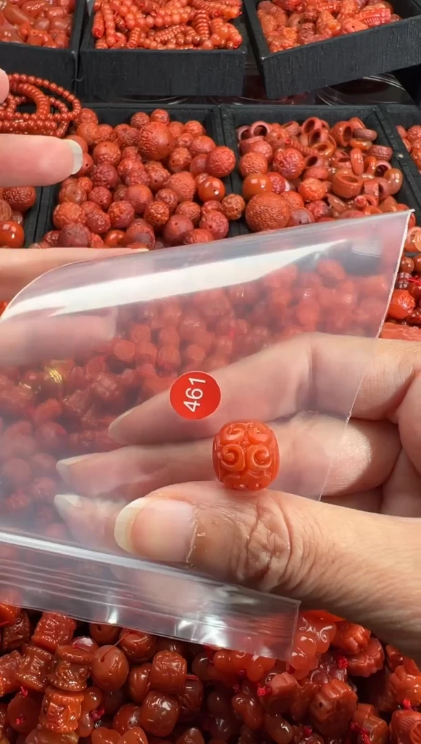 南红玛瑙未镶嵌颈饰1