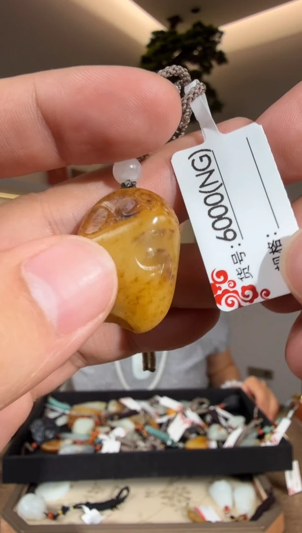 颈饰未镶嵌和田玉NG
