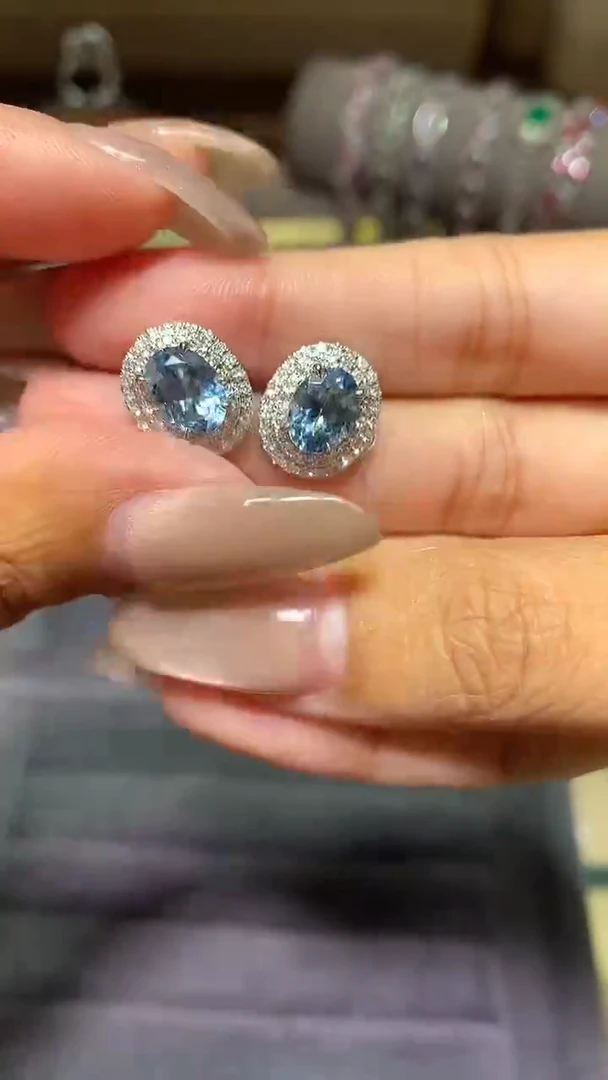 18K金镶嵌耳饰海蓝宝石2.5ct