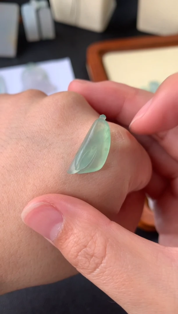 【闪购商品】定制翡翠未镶嵌翡翠