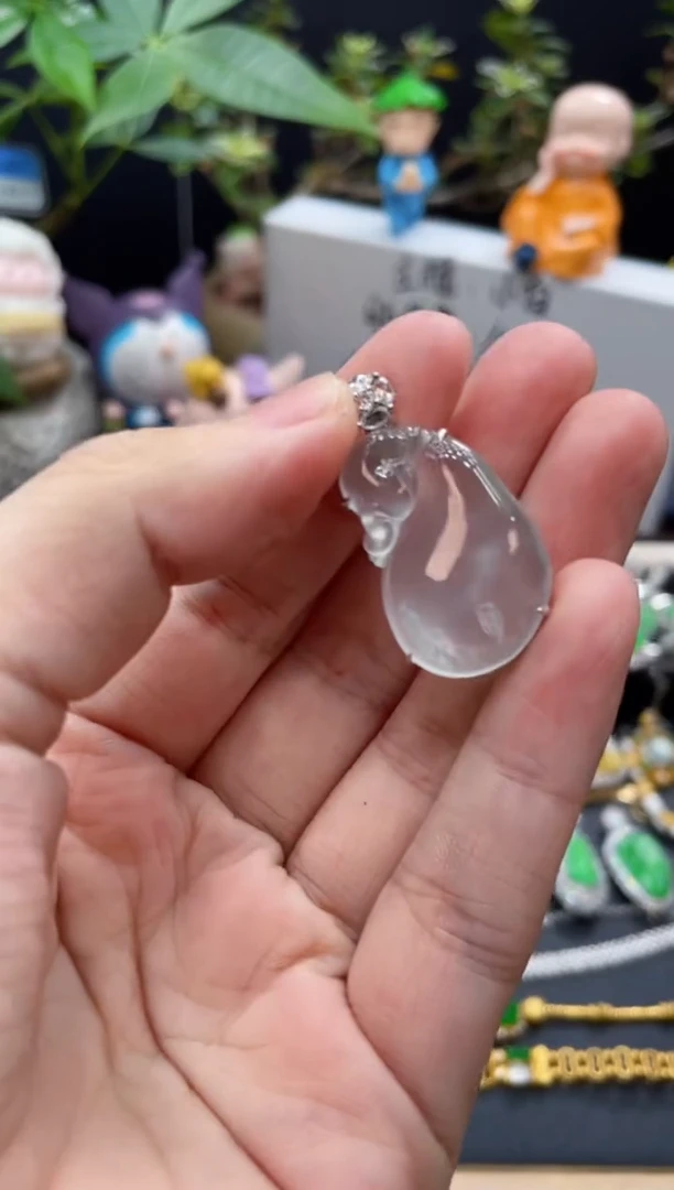 吊坠(不含链)18K金镶嵌翡翠知*吊坠