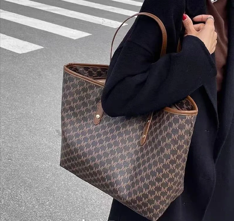 琪琪女包专拍链接（默认微瑕）