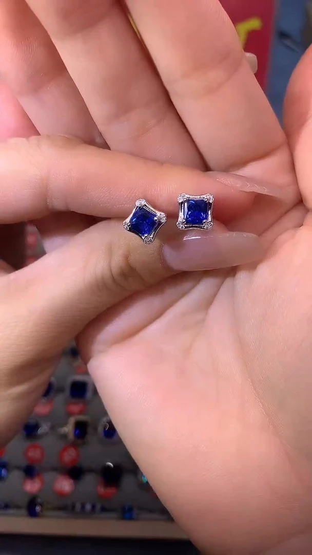 【闪购商品】蓝宝石耳饰银S925镶嵌111