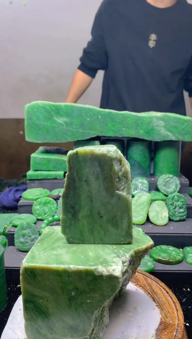 未镶嵌和田玉珠宝半成品1