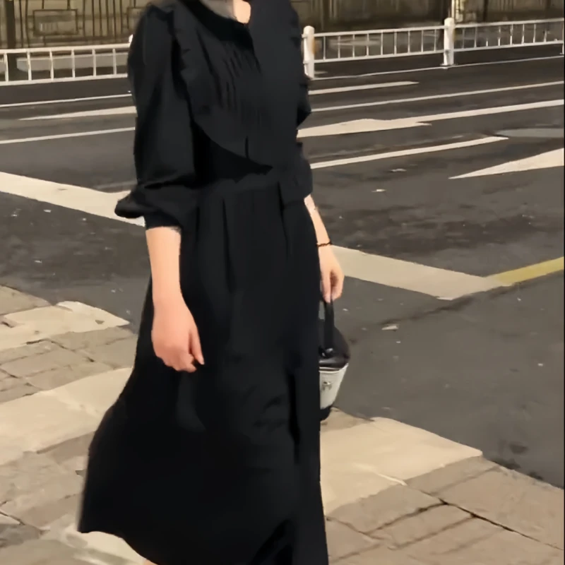 法式温柔压褶木耳边长袖连衣裙秋季新款设计感小众气质显瘦款裙子